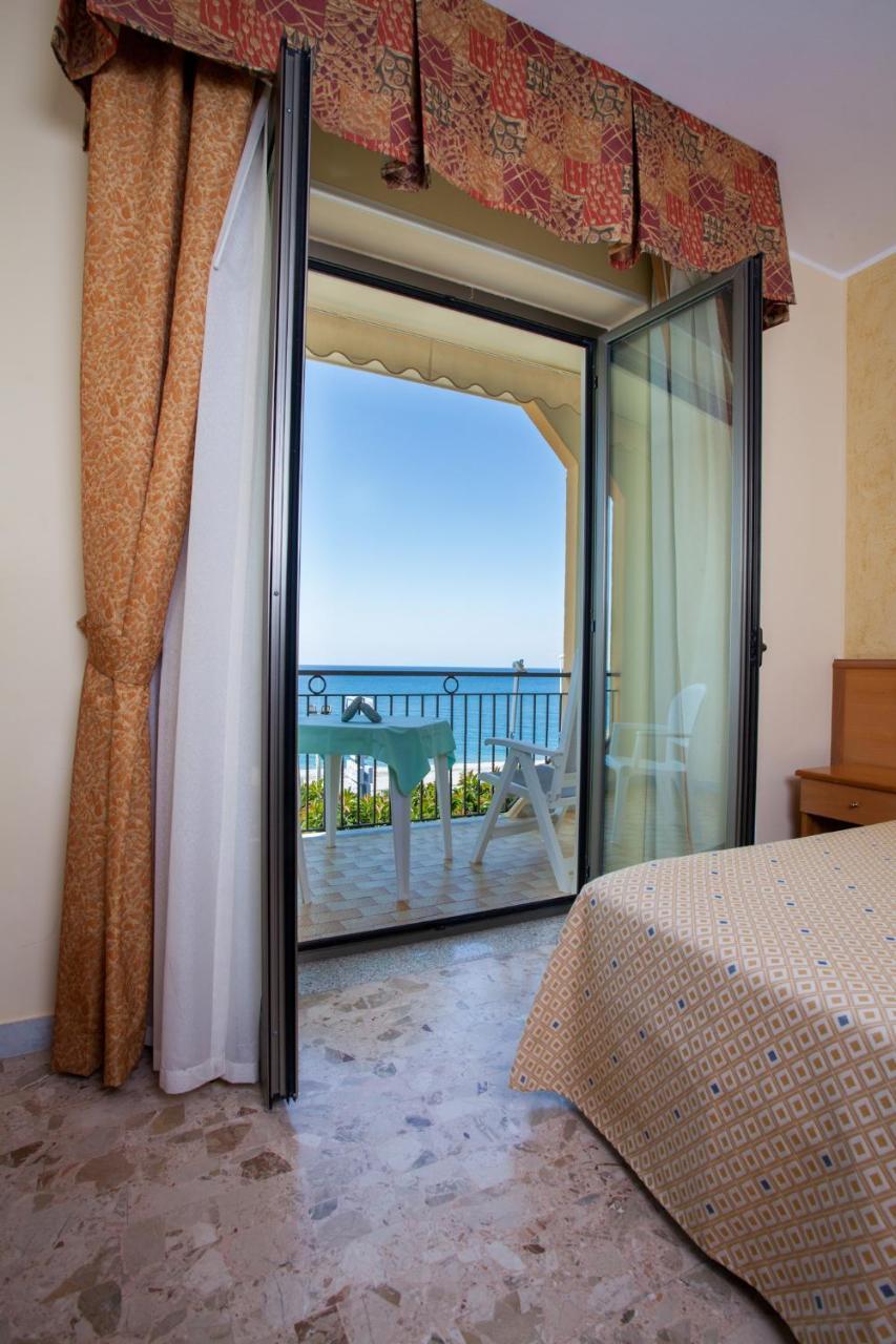 Hotel La Tonnara Amantea Exterior photo